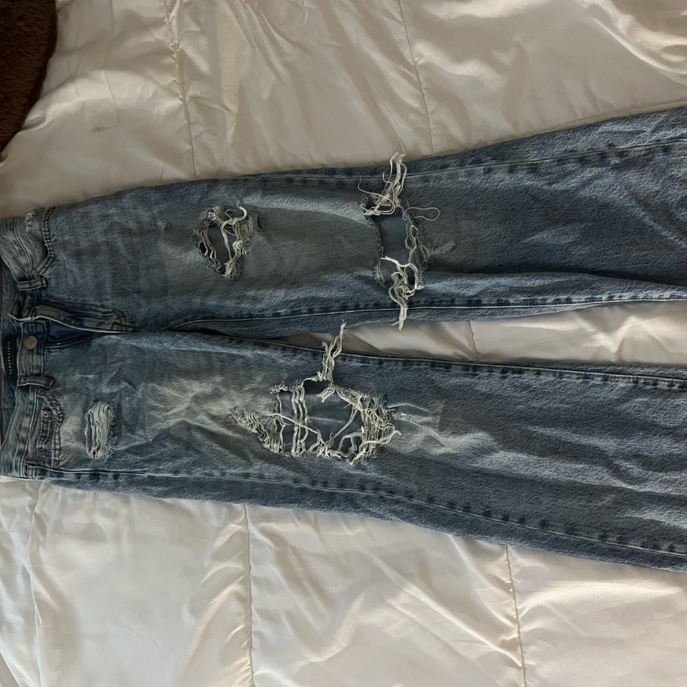 Skater style jeans. Size triple zero.